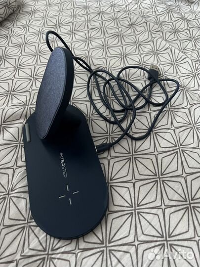 Беспроводная зарядка interstep