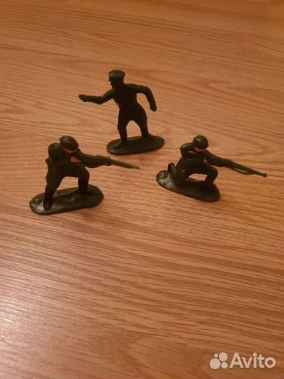 Солдаты и Матросы