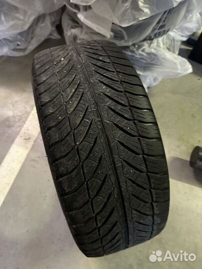 Goodyear UltraGrip 8 Performance 245/45 R18 100V