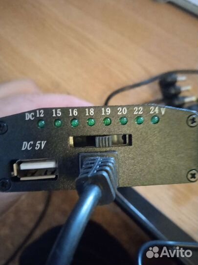 Универсальный автомобильный адаптер для ноутбука