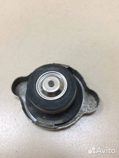 Крышка радиатора охлаждения Mitsubishi Outlander