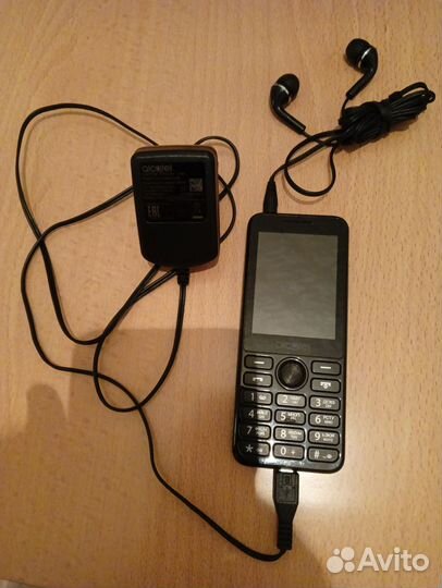 Кнопочный телефон Alcatel