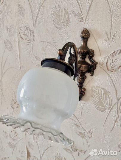Люстра потолочная и настенный светильник бра бу