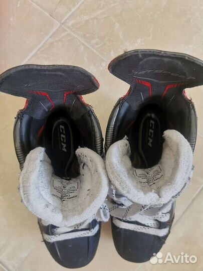 Коньки хоккейные CCM Ft1 4EE