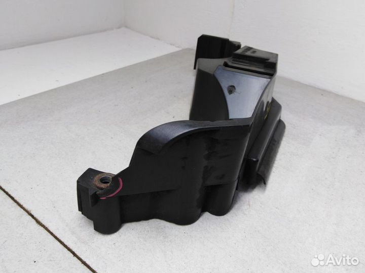 Крышка моторного отсека