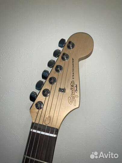 Электрогитара с комбоусилителем