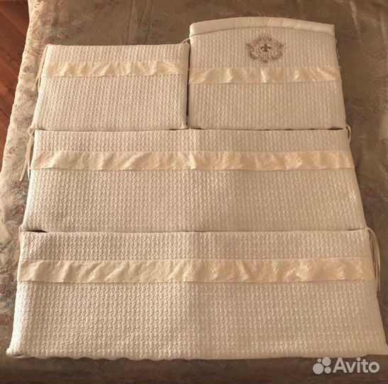 Бортики, подушка, одеяло, белье в детскую кроватку