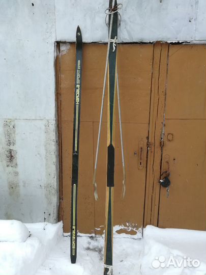 Лыжи деревянные с палками 60 г. СССР