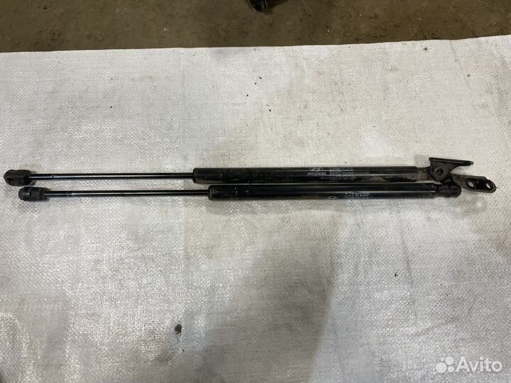 Амортизатор крышки багажника Hyundai Tucson JM
