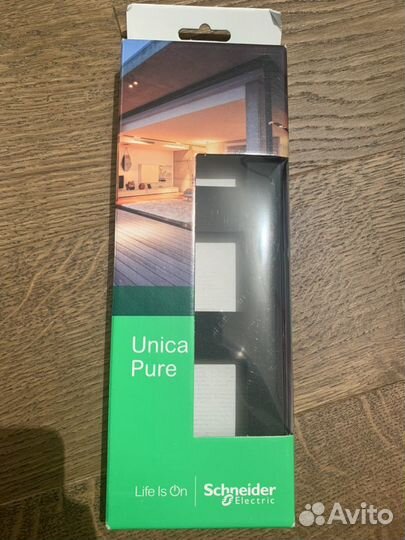 Рамка 3ая Unica Pure, каучук/антрацит Schneider