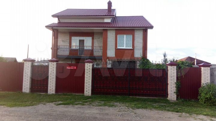 Коттедж 350 м² на участке 10 сот.