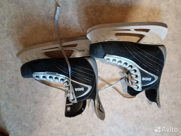 Коньки хоккейные