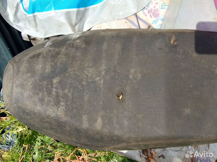 Для скутера сиденье,и запчасти