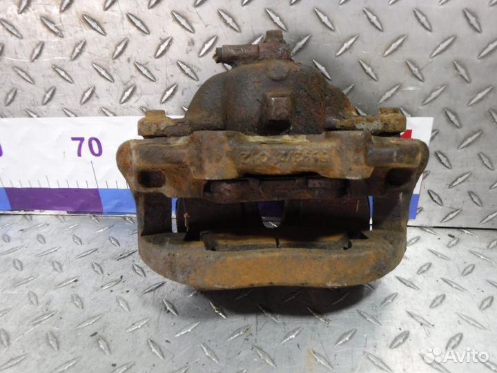 Суппорт передний левый Opel Omega B