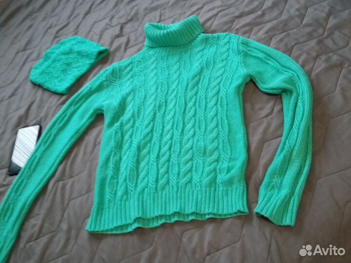 Свитер женский