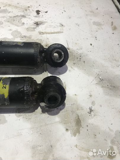 Амортизатор задний Мазда 3 Mazda 3