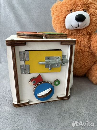 Бизиборд для малыша