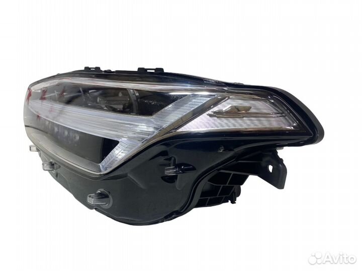 Volvo XC90 2014-2019 года фара левая full LED