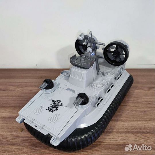 Катер-амфибия