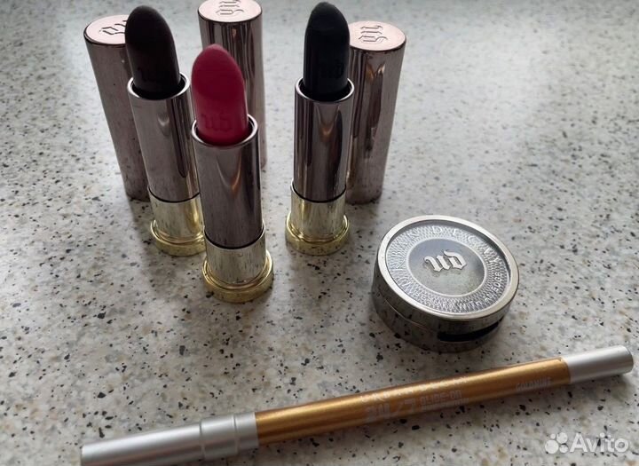 Декоративная косметика пакетом