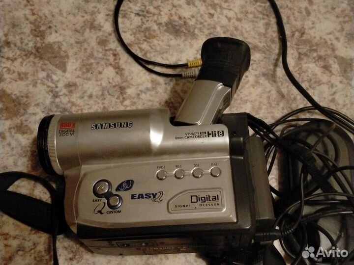 Видеокамера Samsung vp-w71