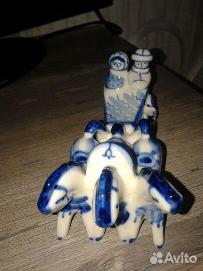 Тройка гжель