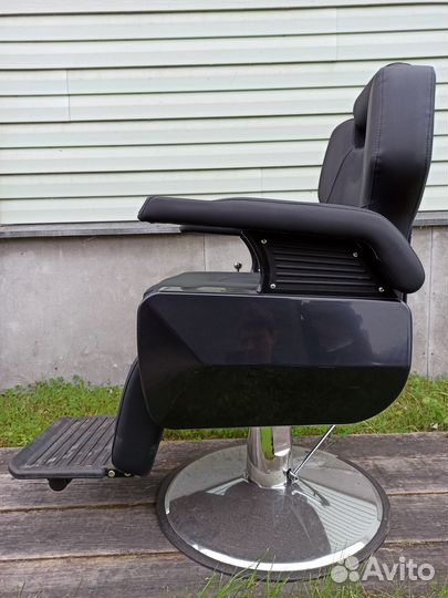 Парикмахерское кресло