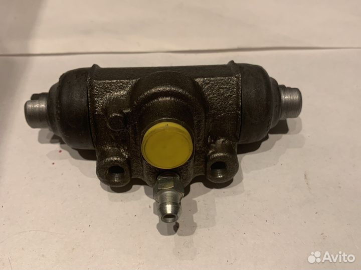 Тормозной цилиндр новый Mazda