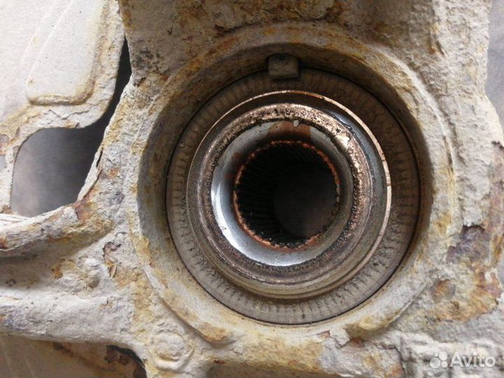 Кулак поворотный передний левый Volvo S80 2 2.5