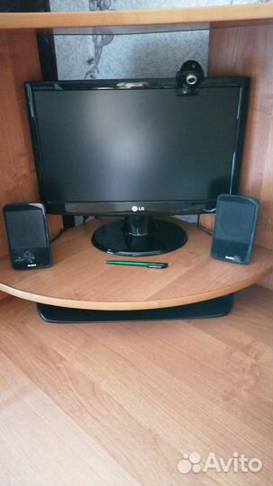 Компьютерный стол