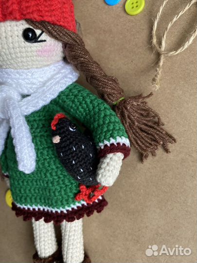 Кукла с курочкой. Вязаная крючком