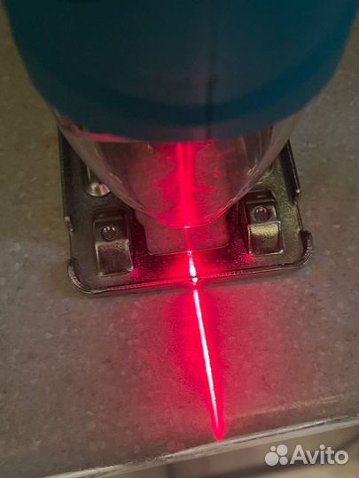 Лобзик Makita 900W с лазером