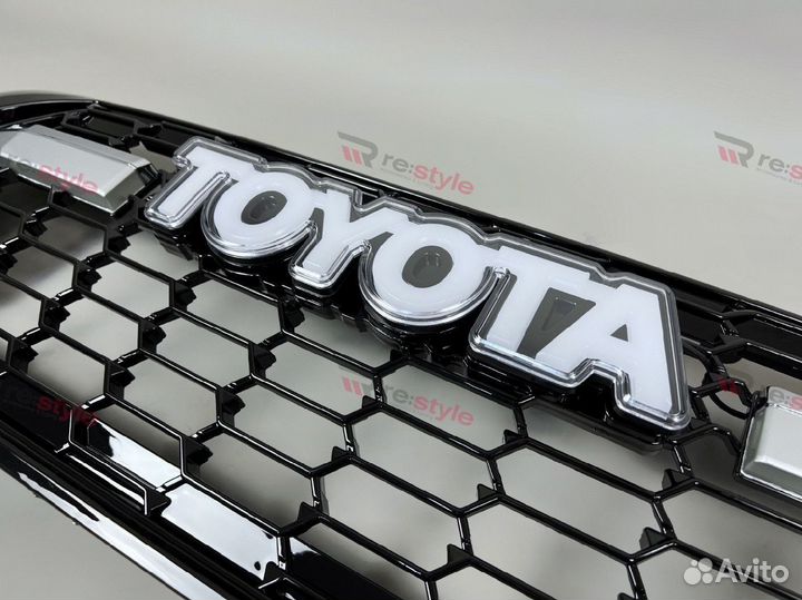 Решетка радиатора Toyota Land Cruiser 200