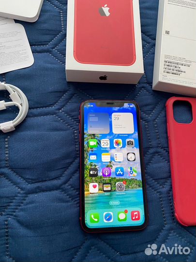 iPhone 11, 64 ГБ