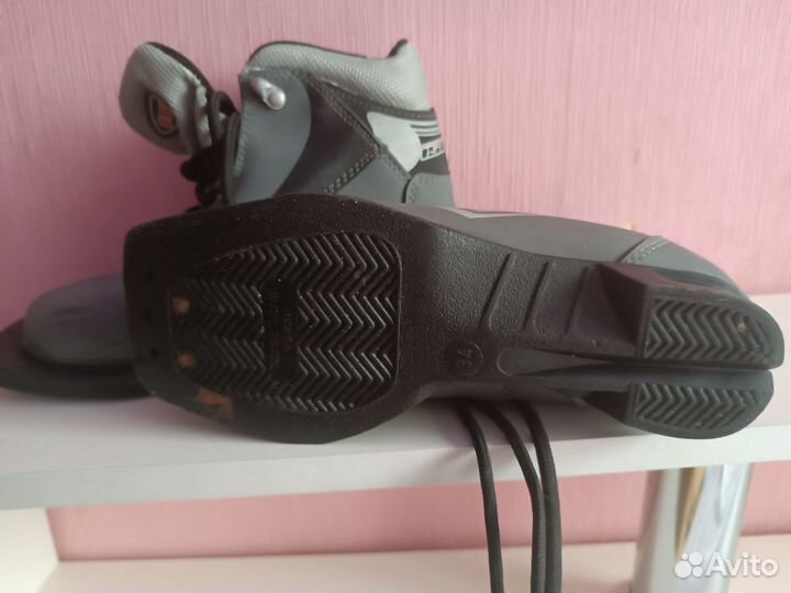 Лыжные ботинки