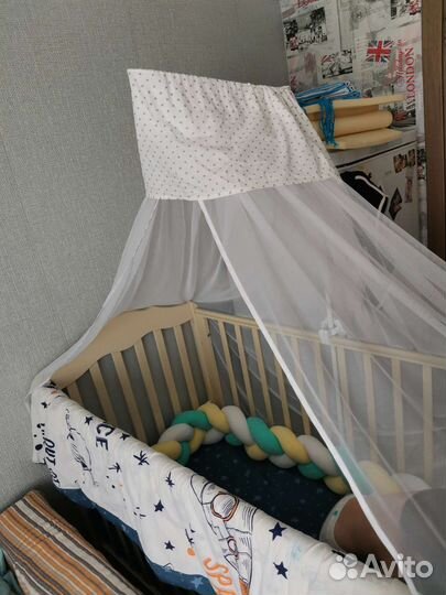 Балдахин и держатель в детскую кроватку