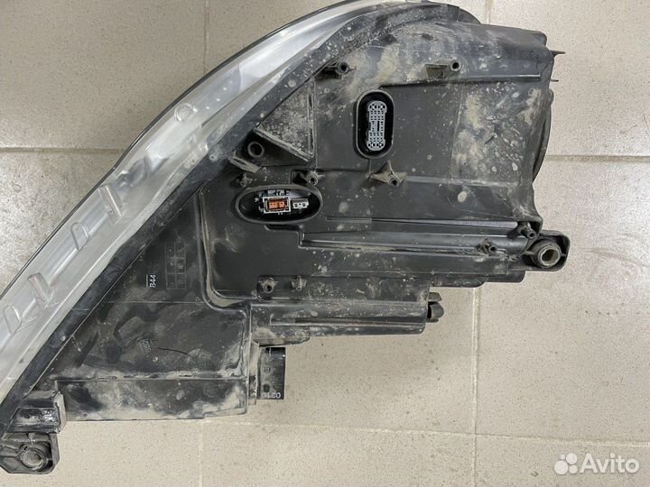 Фара левая Volkswagen Tiguan 2007-2011