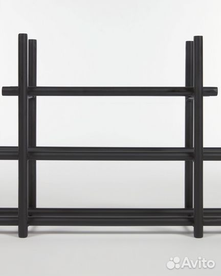 Полка для винных бутылок Shizu из черного металла