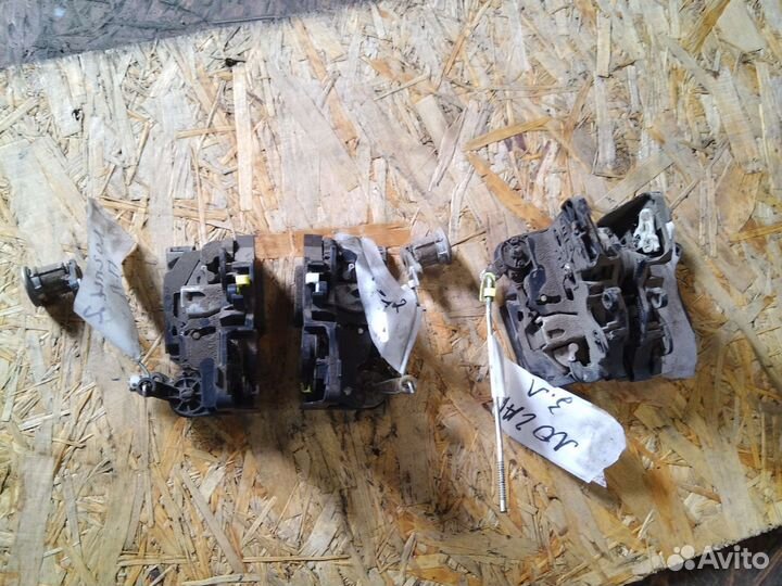 Замок двери Renault Logan 2