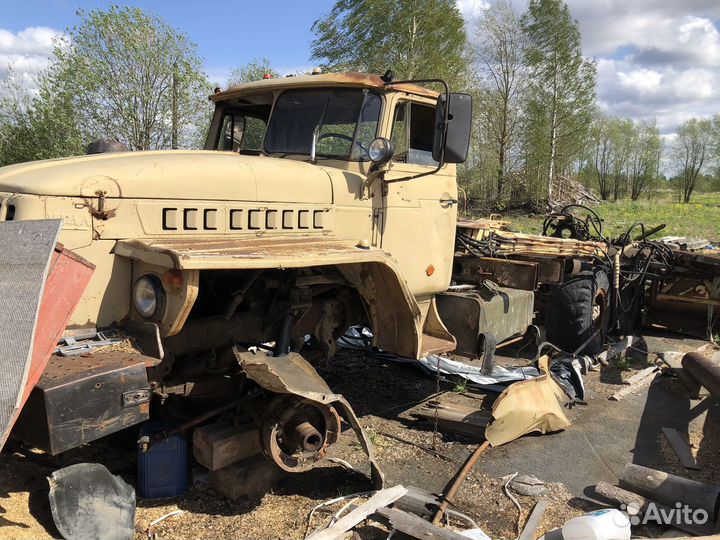 Лесовоз Урал на запчасти