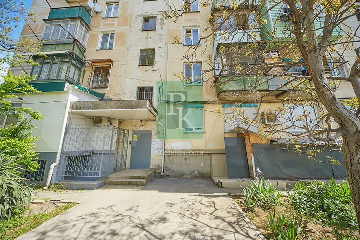 Помещение 65,2 м² с отдельным входом на Острякова