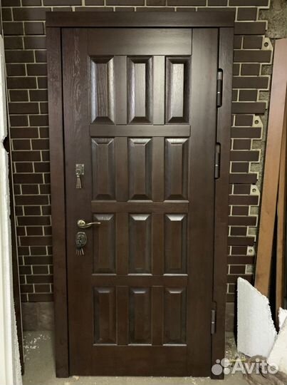 Входная металлическая дверь