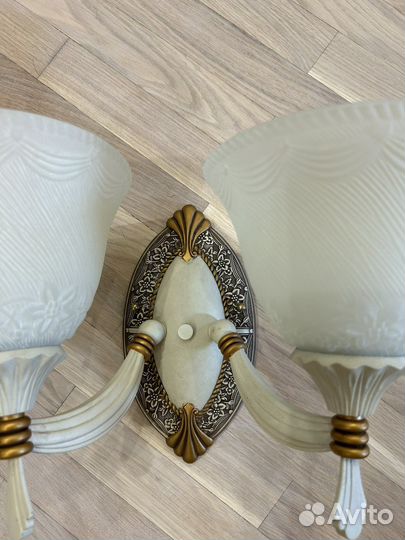 Светильник настенный классический