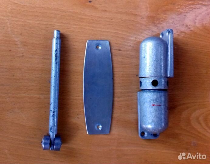 Пружинный доводчик двери СССР