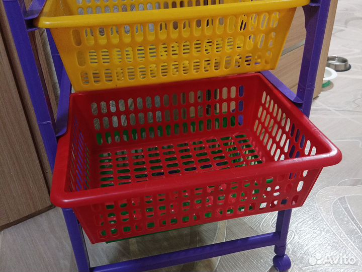 Этажерка на колесиках с ящиками