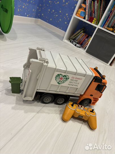 Мусоровоз на радиоуправлении Mercedes-Benz