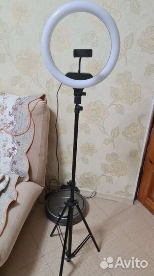 Штатив для телефона с лампой