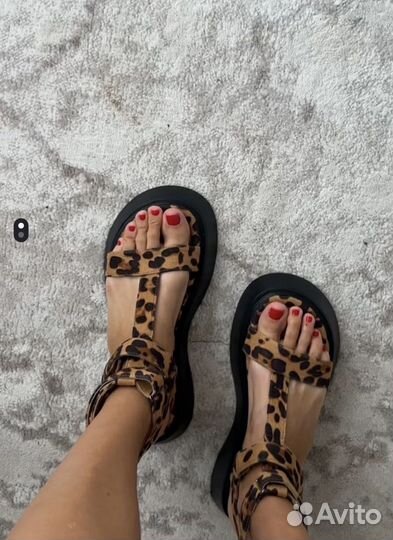 Босоножки женские
