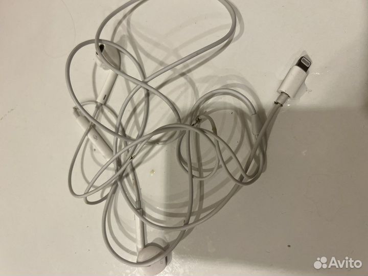 Наушники earpods