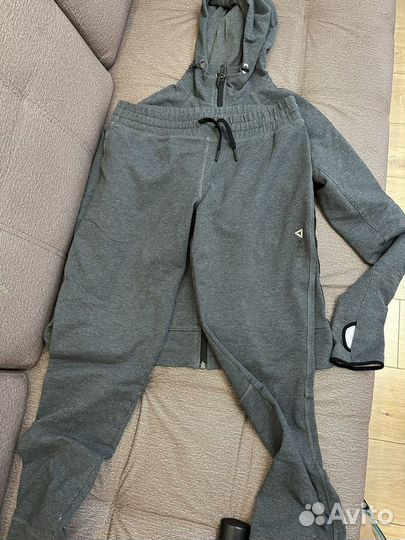 Спортивный костюм reebok женский